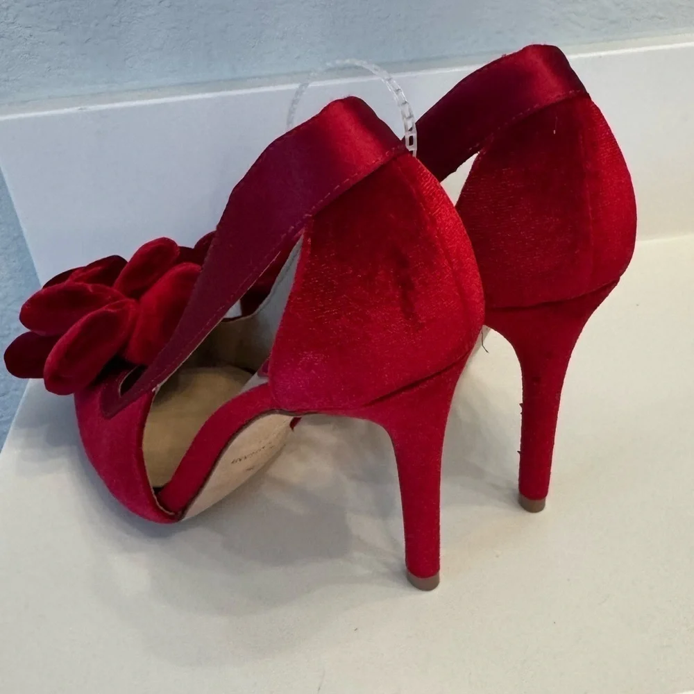 Ester Velvet Elegant Red Puff Rose Women's Heels by Antonio Melani- Size 5.5M